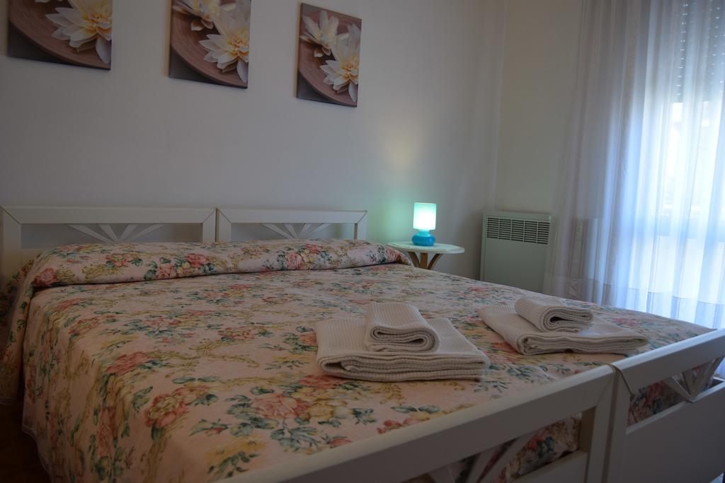 Casa Vacanza E Per Lavoro Elena E Carla Spinea Exteriér fotografie