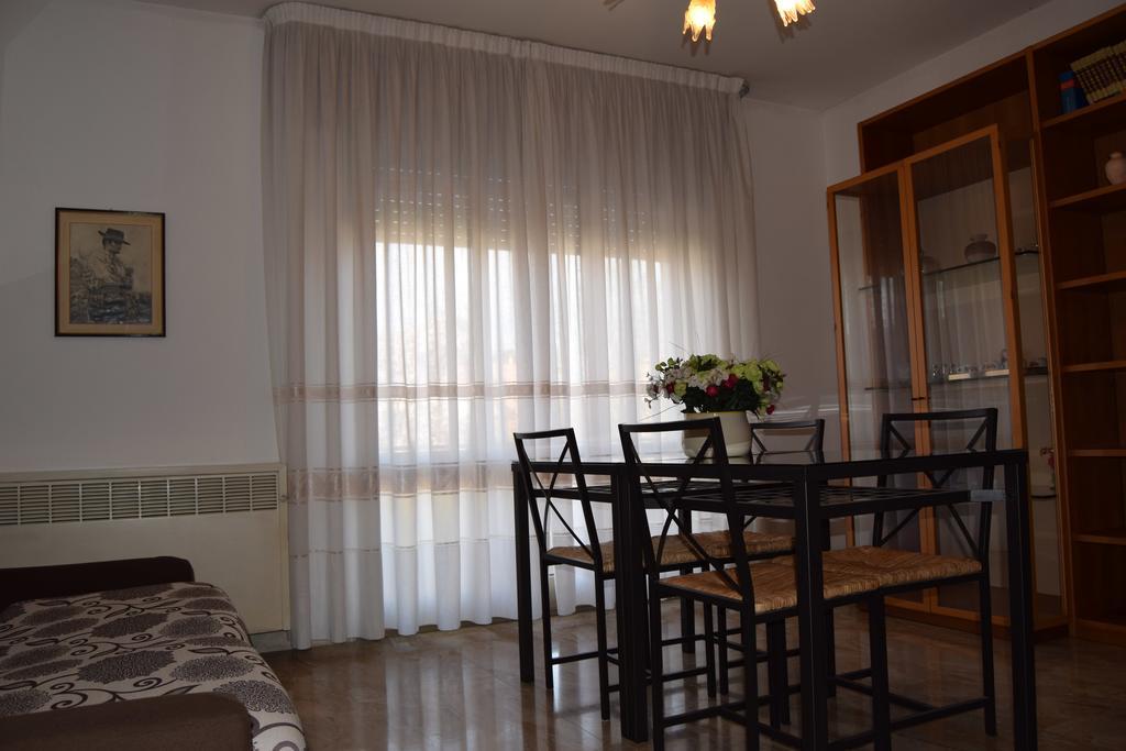 Casa Vacanza E Per Lavoro Elena E Carla Spinea Exteriér fotografie