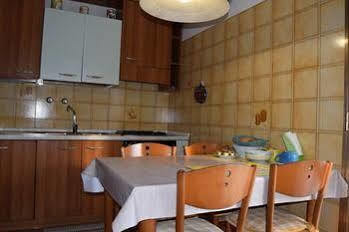 Casa Vacanza E Per Lavoro Elena E Carla Spinea Exteriér fotografie